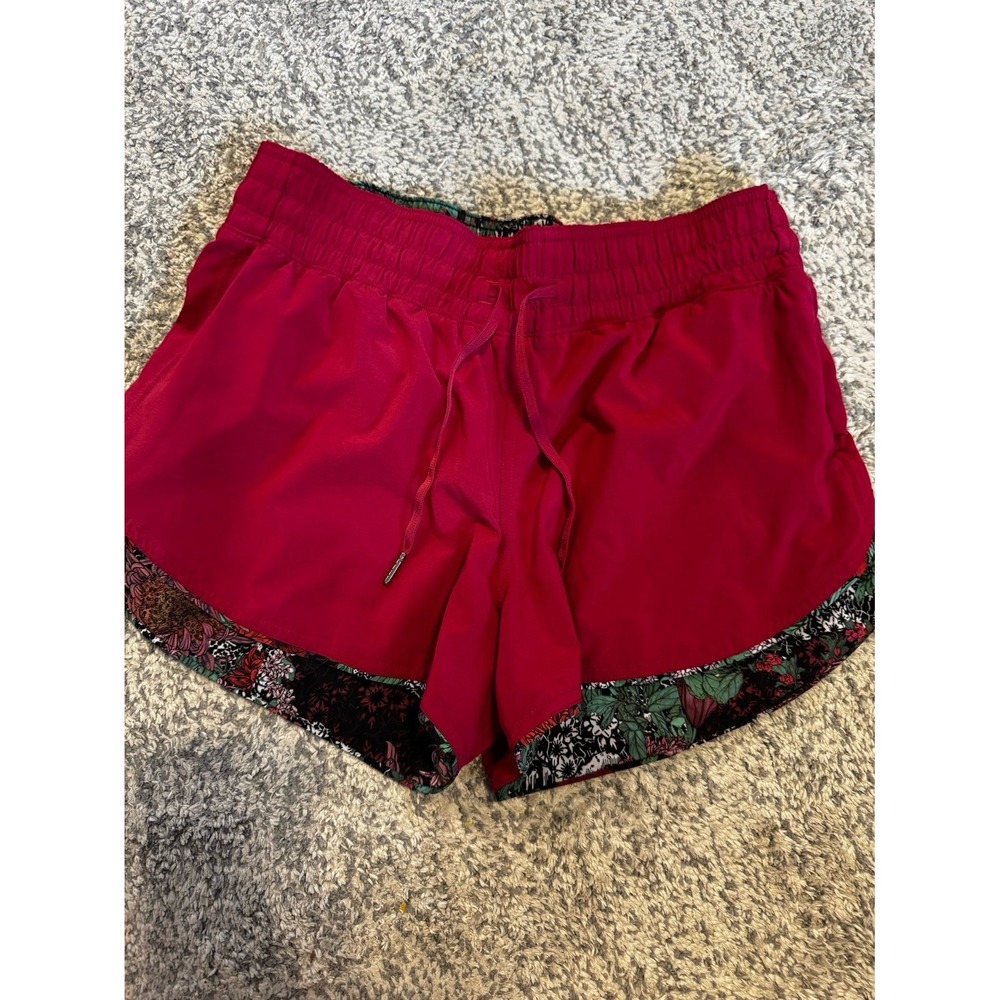 Lululemon Size 6 Choose a Side 3" Athletic Shorts in Ruby Red / Zen Floral Print
